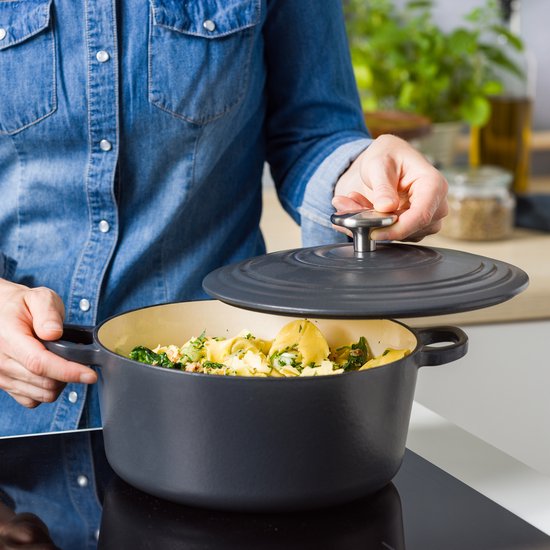 BK Bourgogne braadpan 24cm/4.2L Earl Grey - gietijzer - inductie