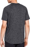 Model draagt donkergrijs gemêleerd sportshirt van Under Armour, achterkant.