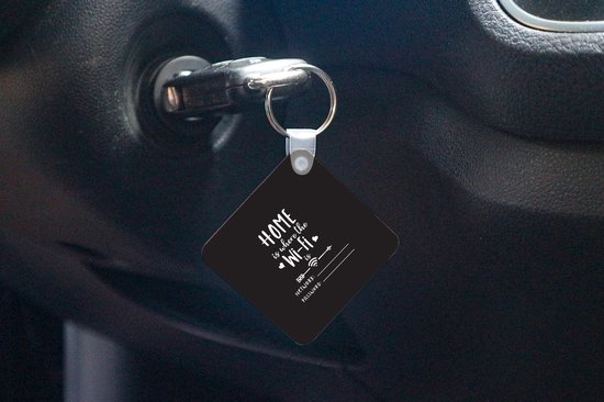 Porte-clés - Quote Home is where the wifi is with dark background - Plastique