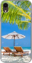 Geschikt voor iPhone XR hoesje - Palmboom - Strandstoel - Parasol - Siliconen Telefoonhoesje