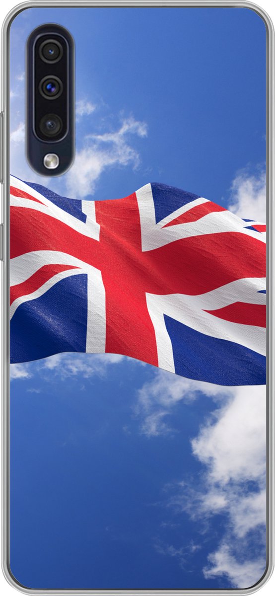 Telefoonhoesje Geschikt voor Samsung Galaxy A30s hoesje - De vlag van het Verenigd Koninkrijk wappert in de lucht - Siliconen Telefoonhoesje Telefoonhoesje