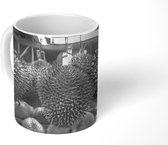 Mok - Hangend en groene doerian - zwart wit - 350 ML - Beker
