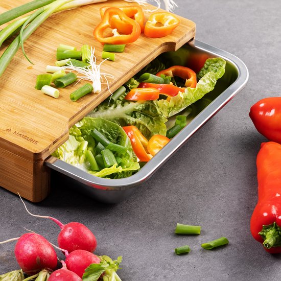 Navaris snijplank met bakjes aan de zijkant - Bamboe snijplank met 2 roestvrijstalen schuiflades - 41 x 29,5 x 6,5 cm - Afbeelding 10