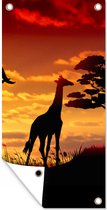 Wanddecoratie buiten Een illustratie van Afrikaanse giraffen tegen de zon - 80x160 cm - Tuindoek - Buitenposter