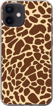 Geschikt voor iPhone 12 hoesje - Dierenprint - Giraffe - Bruin - Siliconen Telefoonhoesje
