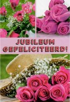 Jubileum! Van harte gefeliciteerd! Een bijzondere wenskaart met drie afbeeldingen van hele mooie rozen. Een dubbele wenskaart inclusief envelop en in folie verpakt.