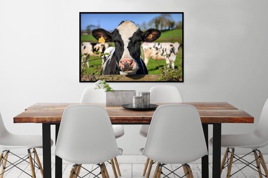Affiche avec cadre Vache - Clôture - Herbe - Animaux - 90x60 cm