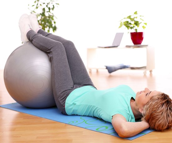 Exercice De Levage Avant à Bandes Femme Séance D'entraînement Fitness
