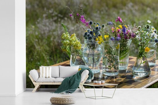 Papier peint photo peint photo vinyle - Fleurs dans des vases sur une table largeur 420 cm x hauteur 280 cm - Tirage photo sur papier peint (disponible en 7 tailles)
