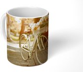 Mok - Koffiemok - Bloemen in de fietsmand van de fiets - Mokken - 350 ML - Beker - Koffiemokken - Theemok