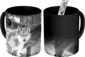 Magische Mok - Foto op Warmte Mok - Groep wolven in zwart-wit - 350 ML