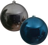 2x stuks grote kerstballen van 20 cm glans van kunststof blauw en zilver - Kerstversiering