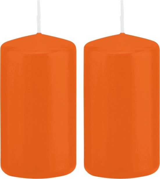 2x Oranje cilinderkaarsen/stompkaarsen 6 x 12 cm 40 branduren - Geurloze kaarsen oranje - Woondecoraties