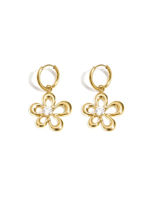 Gouden oorringen met bloemvormige hangers en een diamantje in het midden.