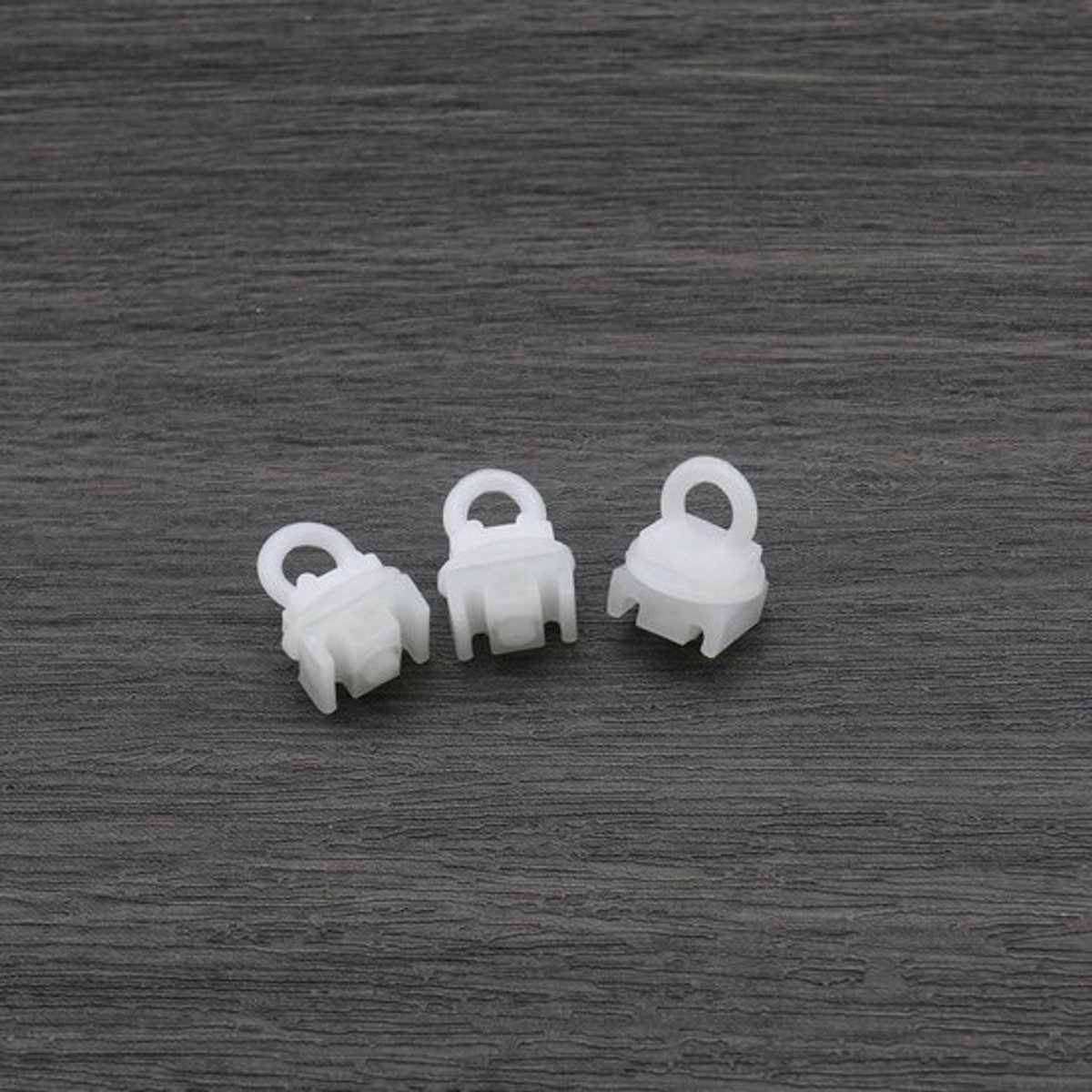 Gordijnrail glijders - Gordijnhaken - Runner - Wielrollen - Raamdeur - Douchegordijn - 3 mm bodemdiameter - Wit kunststof - 20 stuks - Geschikt voor raamdecoratie - Wit model.
