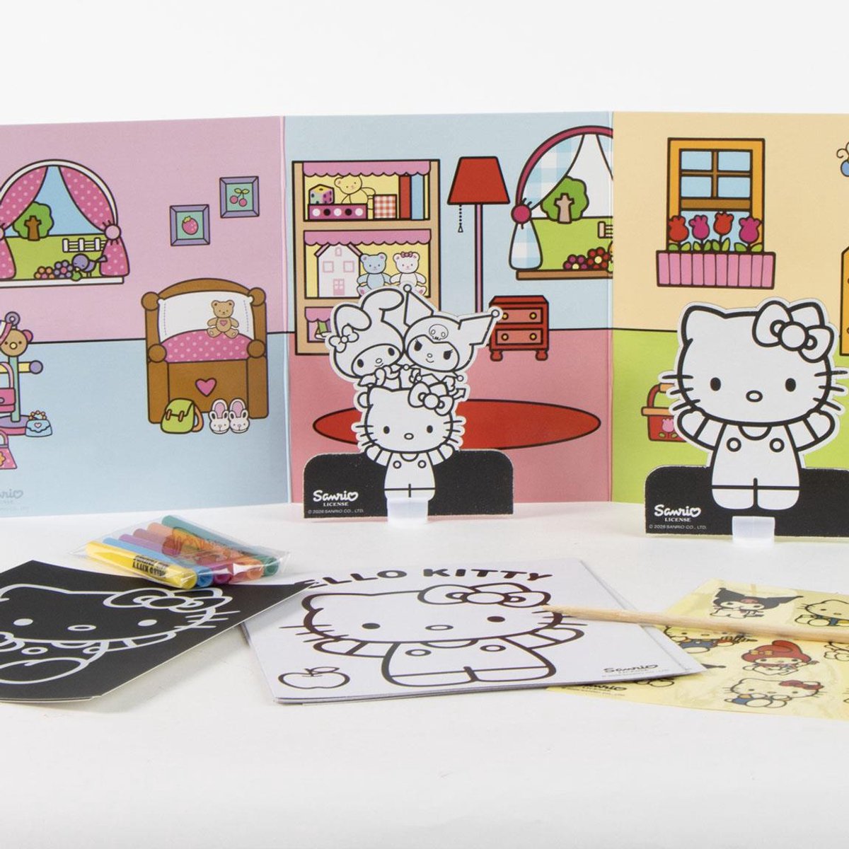 Hello Kitty & Friends Creatieve Knutselset – Kleurplaten, Krastekeningen en Stickers in Draagkoffer — cadeau in Spellen & Speelgoed - foto 5