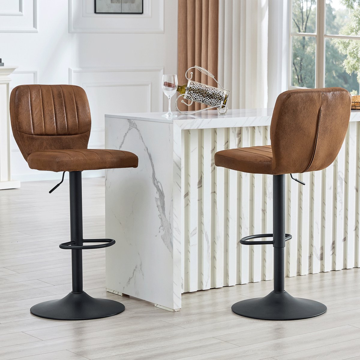 Barkruk Set Van 2 - Industriële Verstelbare Barstoel Met Rugleuning - 360° Draaibare Barkruk Met Voetsteun - Bruin PU Leer Met Zwart Metalen Frame - Vintage Keukenkruk Voor Bar En Keukeneiland