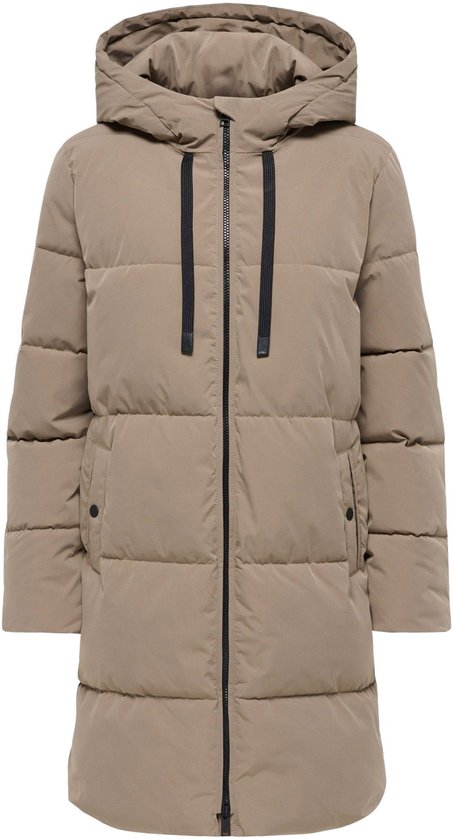 Bruine, lange winterjas met capuchon, voorkant zichtbaar.