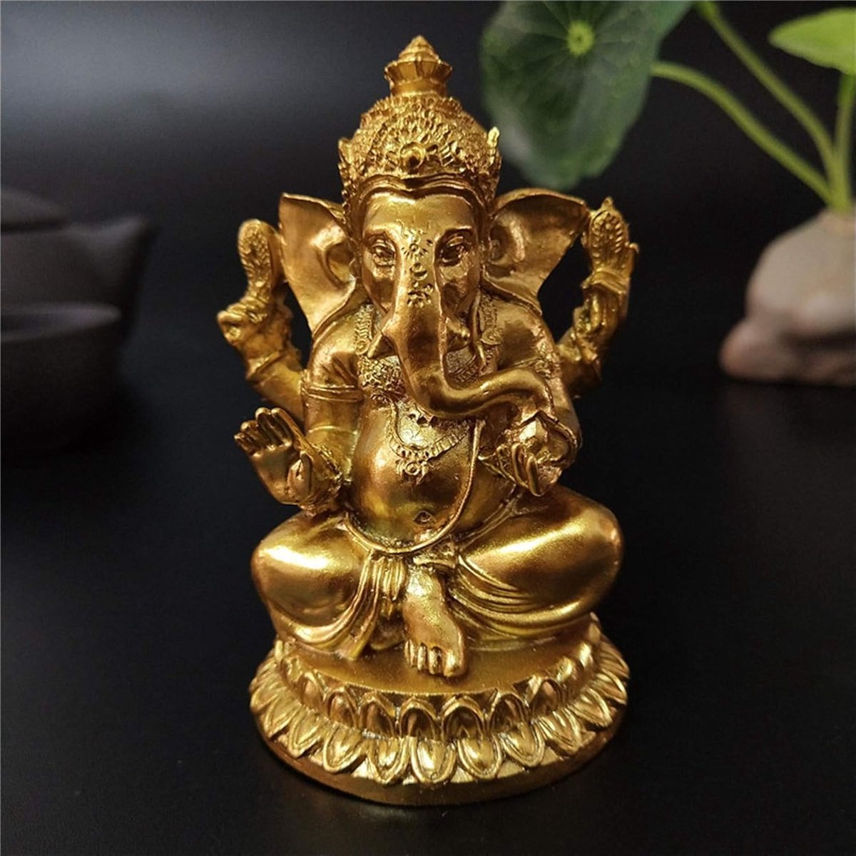 SnelShoppen - Golden Lord Ganesha Beeld - Handgemaakte Hindu Olifant God Beeld - Resin Sculptuur - 4x4x7cm - Decoratie voor Thuis, Tuin, Auto - Geluk,