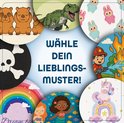 Collage van diverse kindermotieven zoals dinosaurussen, eenhoorns, zeemeerminnen en brandweerlieden.