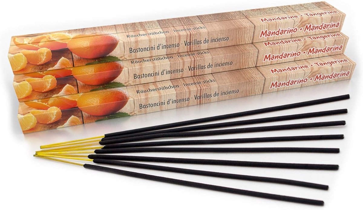 Incense Sticks Tangerine: natuurlijk traditioneel uit India in eerlijke productie. Bulkverpakking van 10 dozen = 80 stuks elk 45 min. Fris fruitig aroma