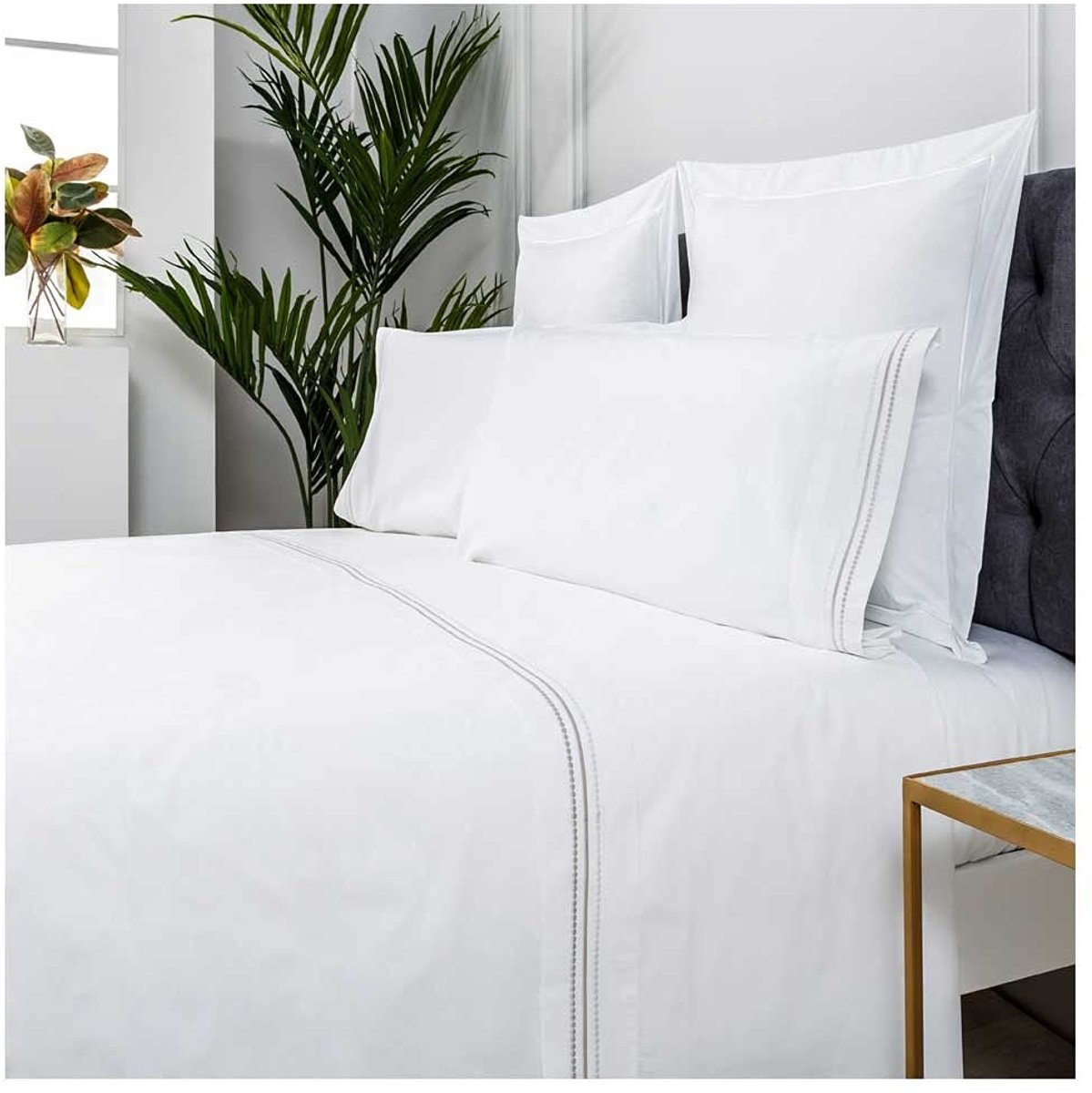 Omgoods - Geborduurde Katoenen Bedlinnen Set - 3-delig Goud/Wit