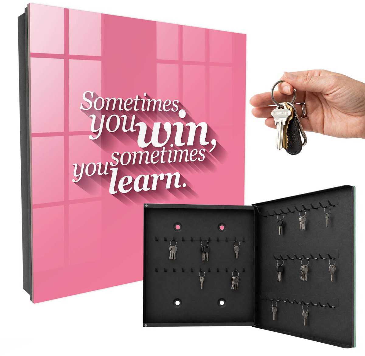 WallMuralia - Sleutelkast - 30x30x5 cm - met 50 haken - Soms Win Je, Soms Leer Je Ervan. Leuk Sleutelkastje - Roze Sleutelbox - Rechtsopenend - Zwart interieur