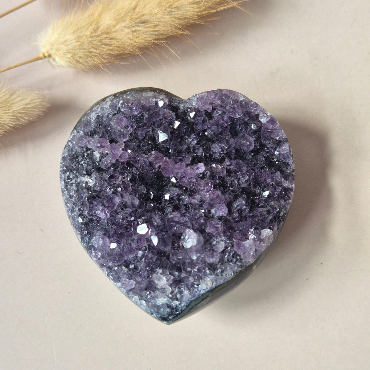 Amethist Druzy Hart 119g – Natuurlijk Edelsteen Hart met Sprankelende Kristallen