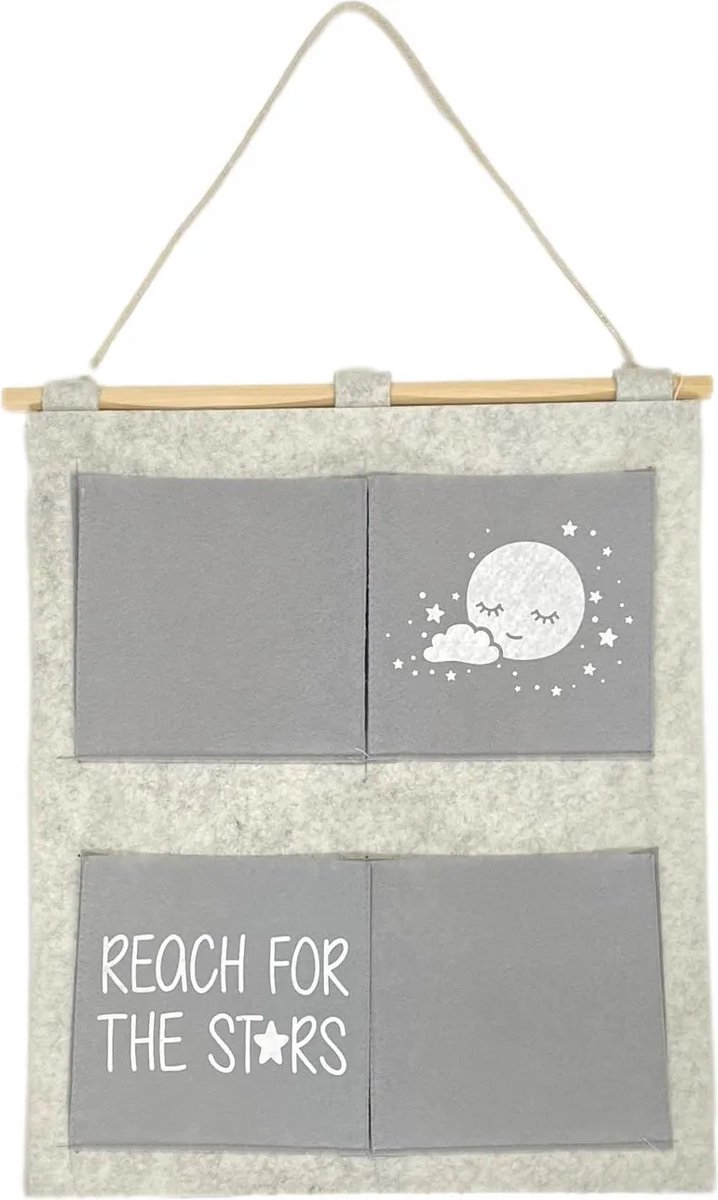 Vilten Wandorganizer Kinderkamer – 38 x 44 cm – Met 4 Opbergvakken – Houten Ophangstok – Grijs – Reach for the Stars