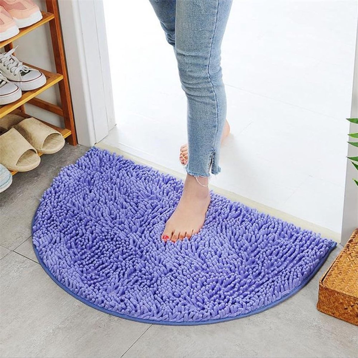 Dailygoods- Badmat Antislip 40 x 60 cm - Chenille Douchemat - Zacht en Comfortabel - Halfrond Tapijt - Absorberend - Modieus Ontwerp - Vloermat