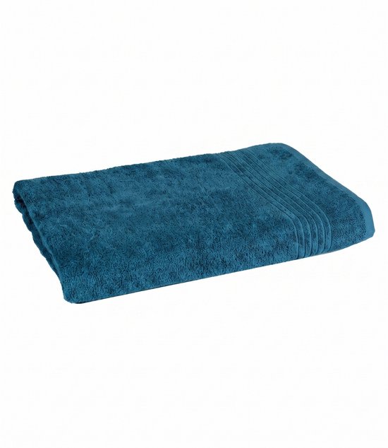 Donkerblauwe, zachte badhanddoek.