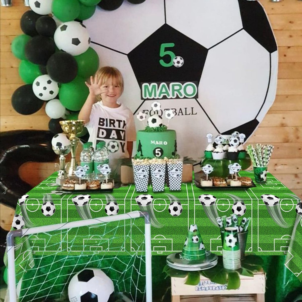 Tafelkleden set van 2 - Voetbalontwerp - Rechthoekig 220 x 130 cm - Perfect voor voetbalfeestje - ShopVlot