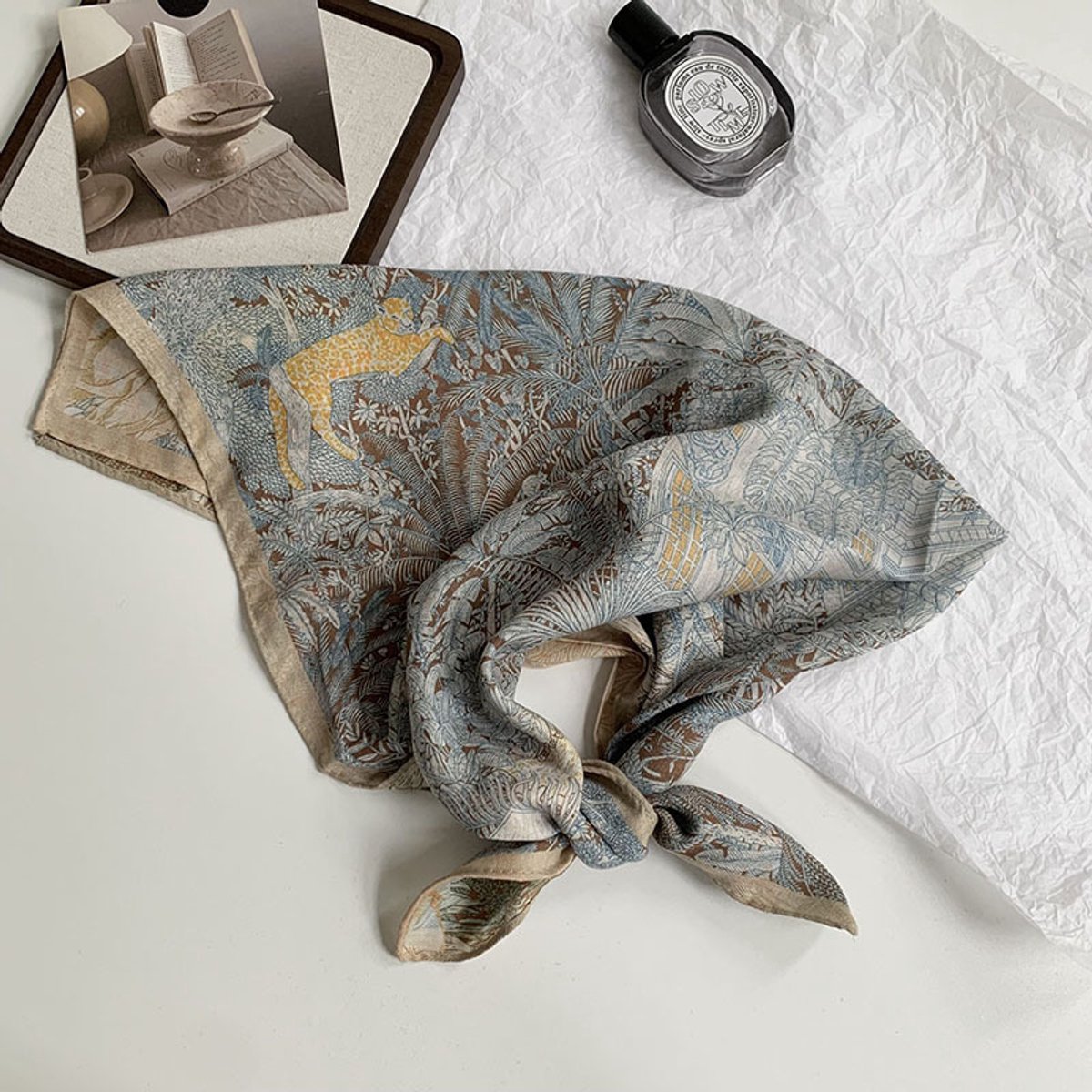 Dubbelzijdige patroon sjaal - kleine vierkante sjaal - het hele jaar door bruikbaar - veel draagmanieren - decoratieve omslagdoek-68*68cm-Elegant regenwoud