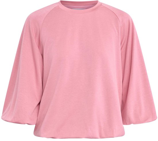 Roze top met wijde driekwartmouwen.