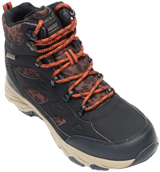Zwarte wandelschoen voor dames met oranje veters, bruine luipaardprint en beige zool.