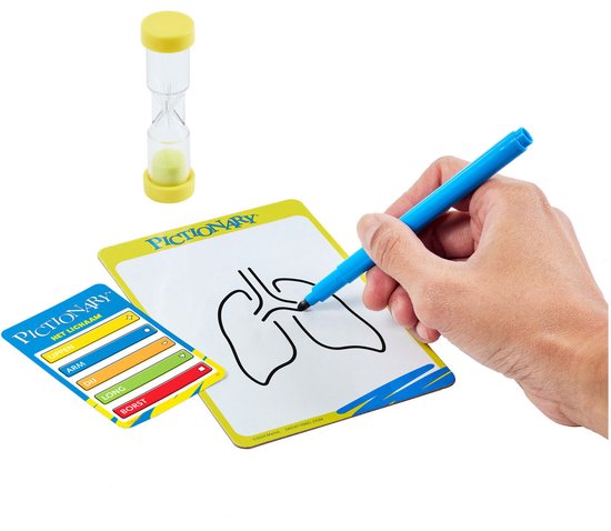 Pictionary spel met een handen die longen tekent, een zandloper en een kaart met 'LUNGEN'.