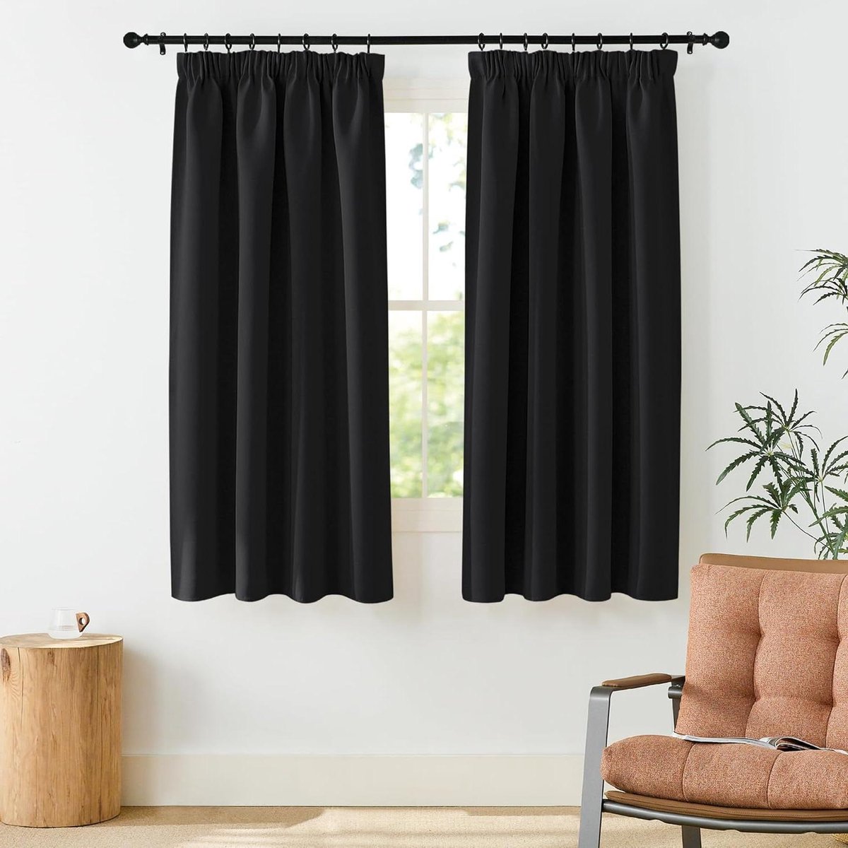 Verduisterende Gordijnen - Isolerende Gordijnen - Slaapkamer Verduisteren - Warmte en Kou Isolatie - 140x145 cm - Zwart