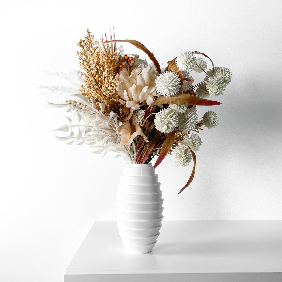 Skushy Vaas Ulyxold - Geschikt voor Bouwbloemen - Japandi Designvaas voor Droogbloemen en Kunstbloemen - Sculpturale Decoratieve Vaas - Moderne Woondecoratie
