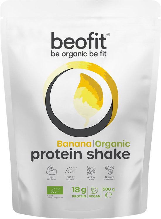 Witte Beofit verpakking voor biologische bananen eiwitshake. Met gele cirkel met blad logo. Bevat 18g eiwit, is vegan en 500g.