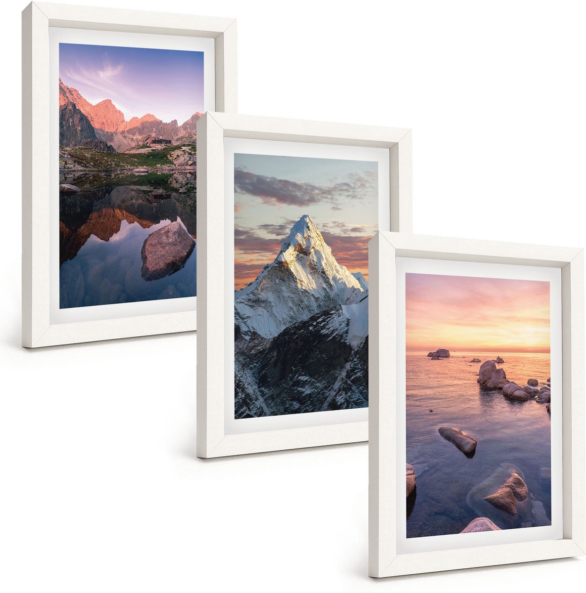 Tulup 3-Delige Schilderij Set - Berglandschappen met water en rotsen op de achtergrond. - 20x30 - Wanddecoratie - Schilderijen Set - Kantoor