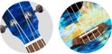 Ukulele met abstracte blauwe en gele print van een stad aan het water. Close-up van de klankkast met de brug.