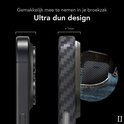 Dun grijs en zwart carbon patroon hoesje dat in een broekzak past.