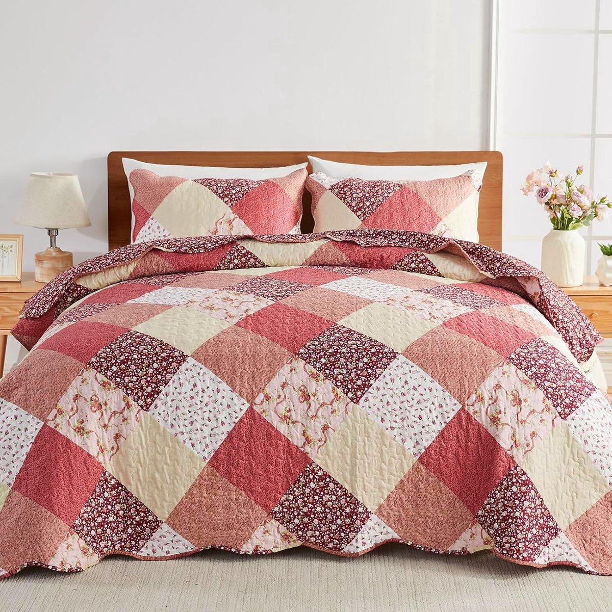 Omgoods- Gewatteerde Sprei 250x270 cm - Patchwork Bloemen - Lichtgewicht Microvezel - 2 Sierkussenslopen - Ademend Polyester - Duurzaam Ontwerp - Dekbedovertrek
