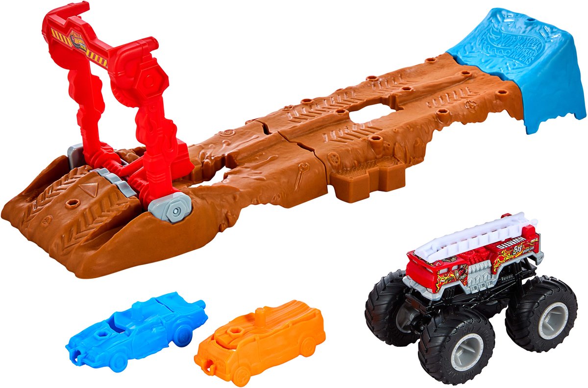 Hot Wheels Monster Trucks LAUNCH & STUNT CHALLENGE