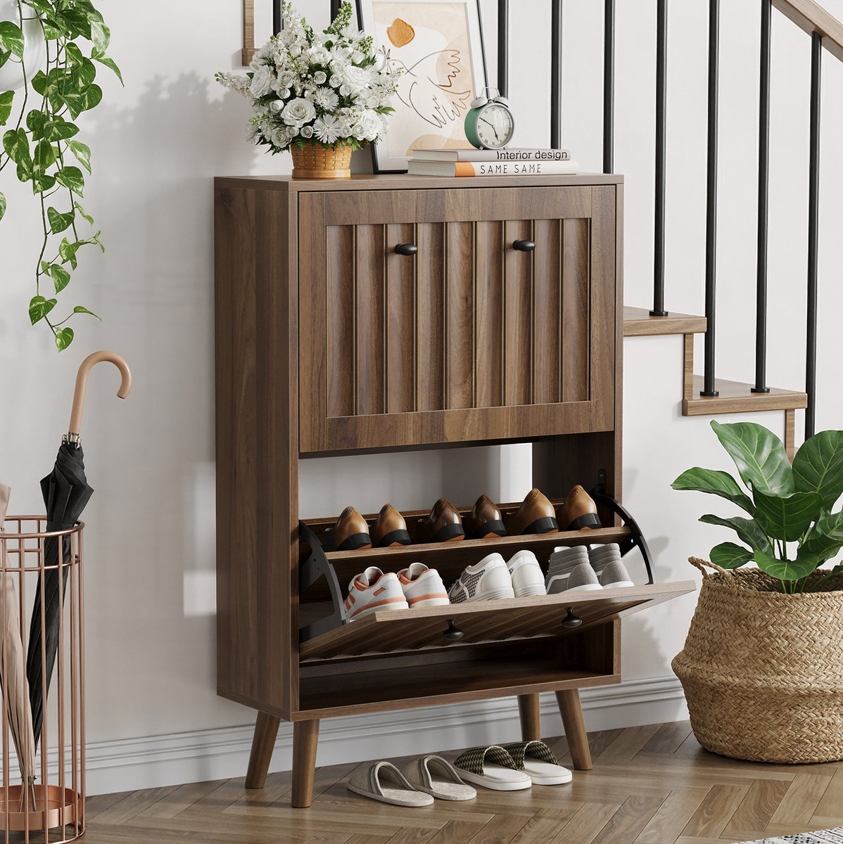 Wishdor - Schoenenkast - Smal model met 2 klepvakken en open vak - Mid-century modern - Hal en entree - Houtlook met metalen grepen - Walnootkleur - 60 x 24 x 95 cm