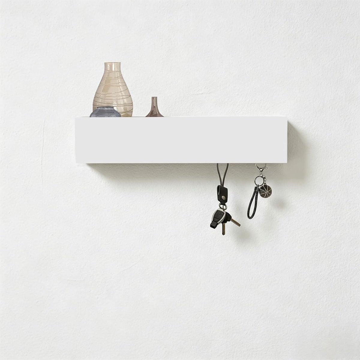 Moderne sleutelhouder met plank en 5 haken voor hal, entree of woonkamer - 30 x 7,5 x 6 cm, wit, metalen en houten design