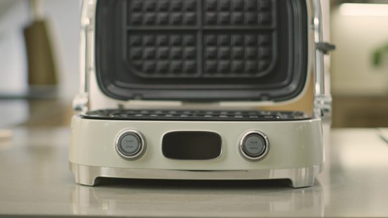 SMEG MGF01BLEU Contactgrill - Multifunctionele Grill & Wafelijzer - 2000W - Verwisselbare Platen - PFAS-vrije Keramische Coating - BBQ- & Ovenfunctie - '50s Style - Zwart