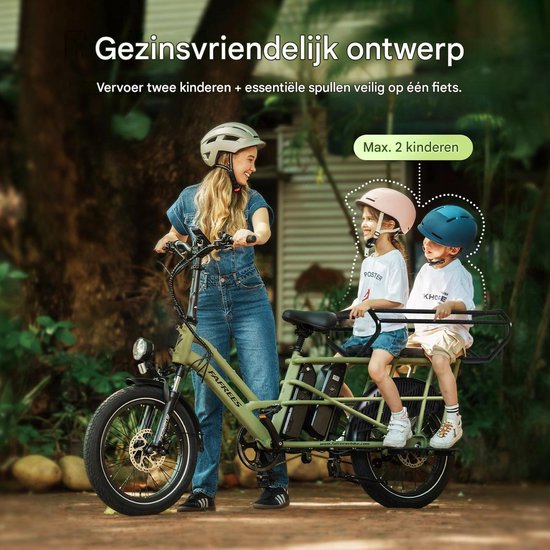 Groene elektrische bakfiets met kinderzitjes achter, vrouw en twee kinderen.