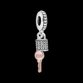 Tracelet - Zilveren bedels - Bedel slot en sleutel rosé | 2-delige charm | 925 Sterling Zilver - Pandora compatible - Met 925 Zilver Certificaat - In Leuke cadeauverpakking - Valen