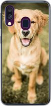 Convient pour coque Samsung Galaxy A40 - Un portrait d'un chiot Golden Retriever dans le jardin - Coque de téléphone en Siliconen